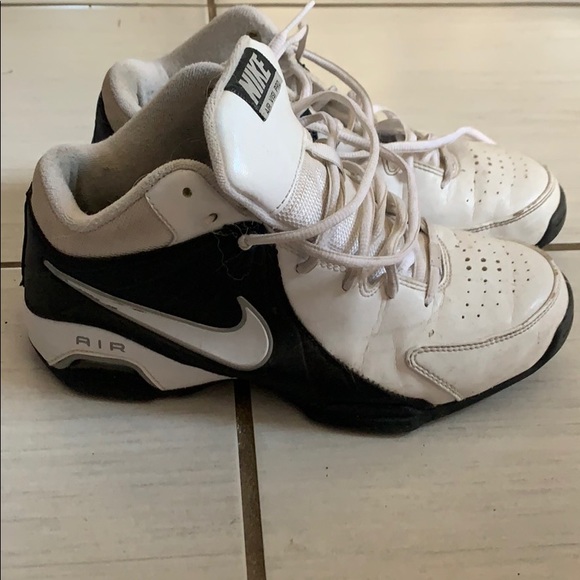 Nike basketball shoes - Picture 1 of 2